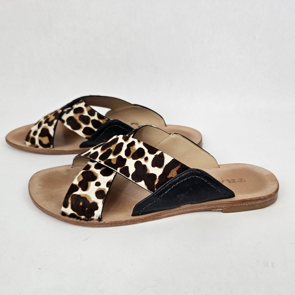 Trask Sandi slide sandal, featuring a leopard print hair-on calfskin strap 8M - Picture 4 of 8